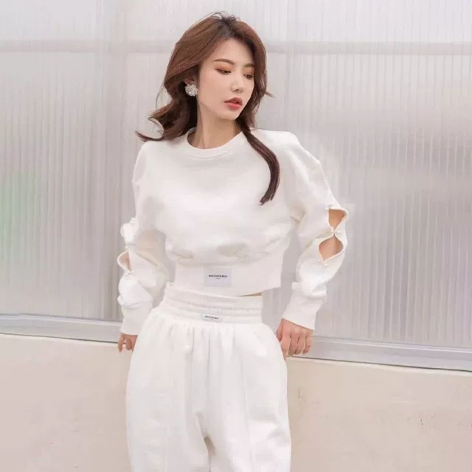 Spring style women's wear 2022 new design sense minority white leisure fashion foreign style sports sweater two-piece suit trend