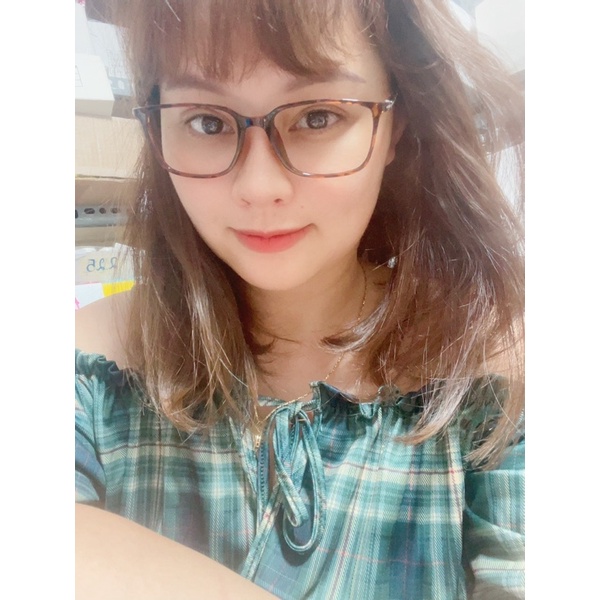 gọng kính cận dẻo dáng bầu vừa da báo xinh xinh