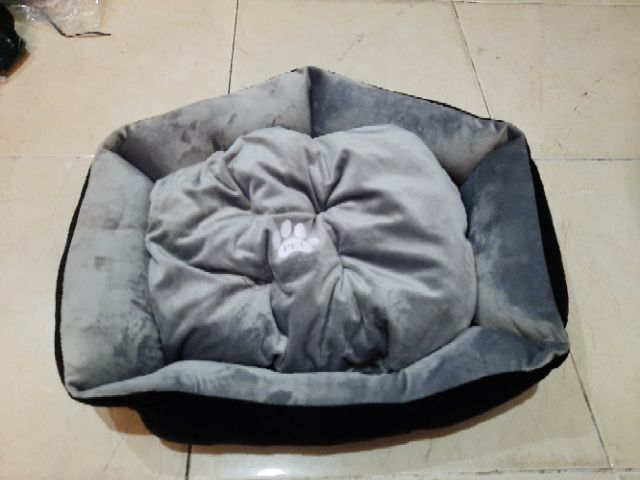 Ổ nệm cho chó mèo hình bàn chân chó 40x50x15cm (tròn tim)