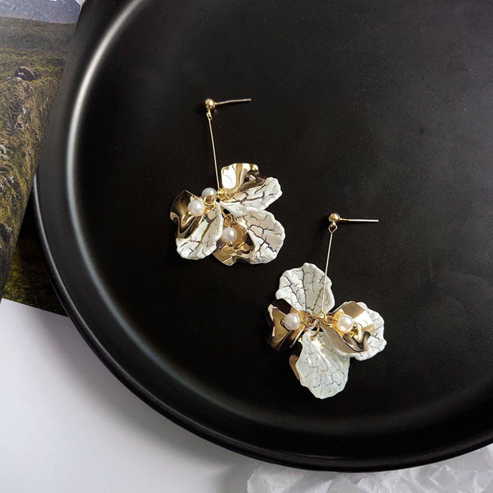 Bông Tai Dáng Dài Hình Cánh Hoa Tua Rua Phong Cách Kỳ Nghỉ