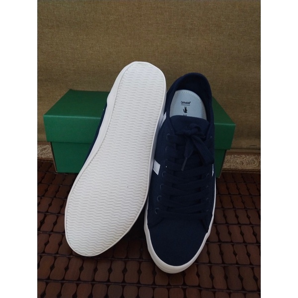 Giày thể thao cho cả nam và nữ thương hiệu Lacoste cao cấp màu xanh than