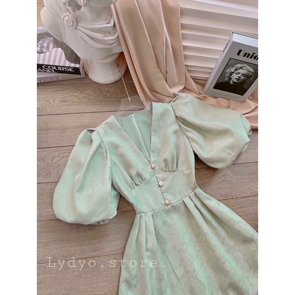 Váy gấm hoạ tiết chìm tay bồng | BigBuy360 - bigbuy360.vn