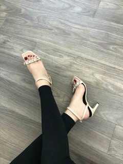 Giày cao gót đính ngọc