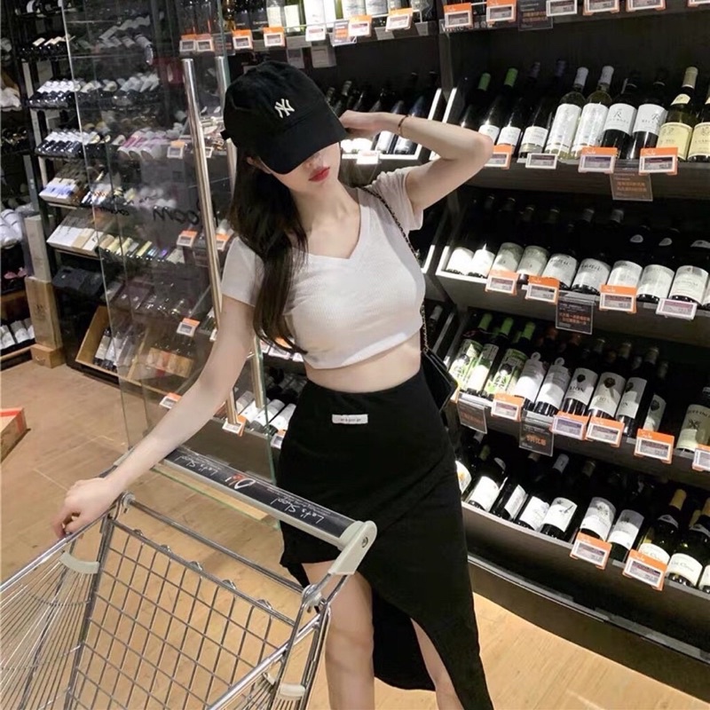 Áo kiểu tay ngắn croptop cổ tim | BigBuy360 - bigbuy360.vn