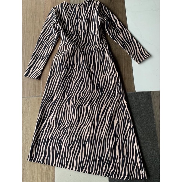 Đầm Ted baker hoạ tiết có dây cột eo