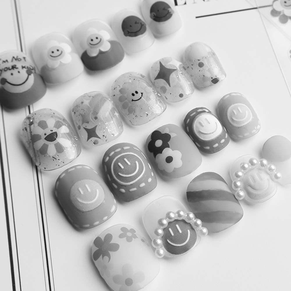 Miếng Dán Trang Trí Móng Tay Hình Hoa Hướng Dương Mặt Cười Dễ Thương