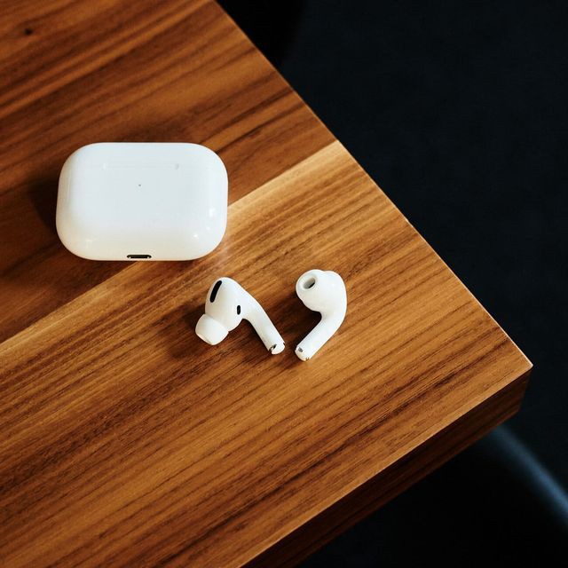 Tai nghe bluetooth Airpods Pro 4 thế hệ thứ 3 Tai nghe xuyên âm chống ồn, màng đen chân trắng định vị đổi tên | BigBuy360 - bigbuy360.vn