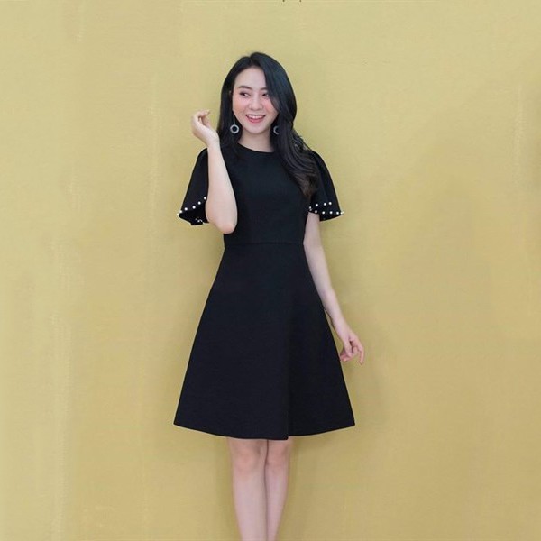 Váy xòe tay đính hạt cho người béo mấp
