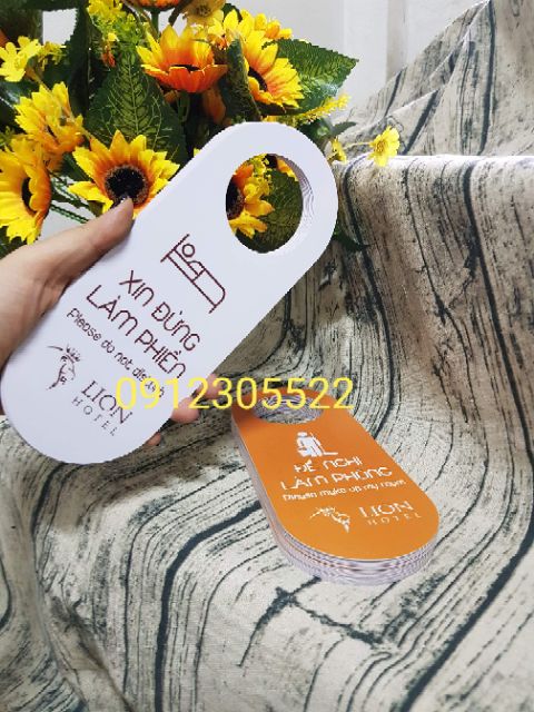 Thẻ treo tay nắm cửa phòng khách sạn hà nội