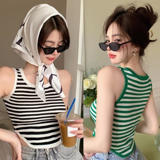 Áo croptop dệt kim sát nách cổ tròn kẻ sọc thiết kế lệch tà cá tính