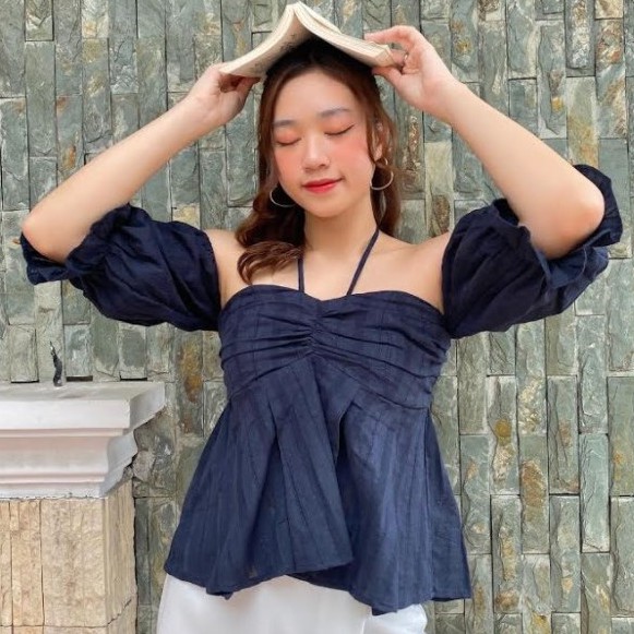 Áo kiểu nữ trễ vai cúp ngực thời trang GAGO tie-neck open shoulder top màu xanh đen GA3401