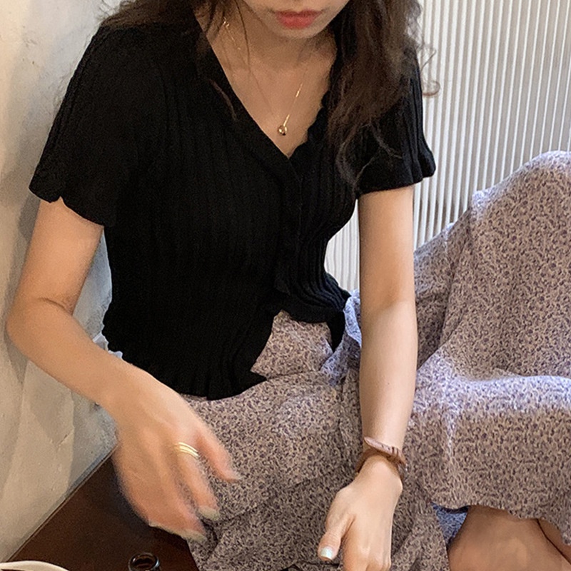 Áo Thun Kiểu Nữ Ngắn Tay Cổ chữ V - Áo Croptop Ôm Nút Giả Nhiều Màu Chất Thun Gân Mềm Mịn | BigBuy360 - bigbuy360.vn