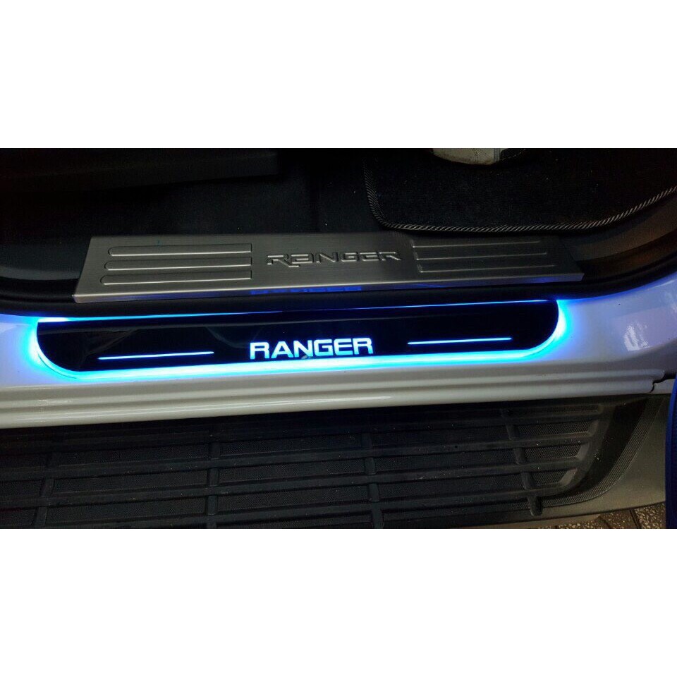 BỘ 8 ốp bậc trong ngoài Ford Ranger -mẫu Inox