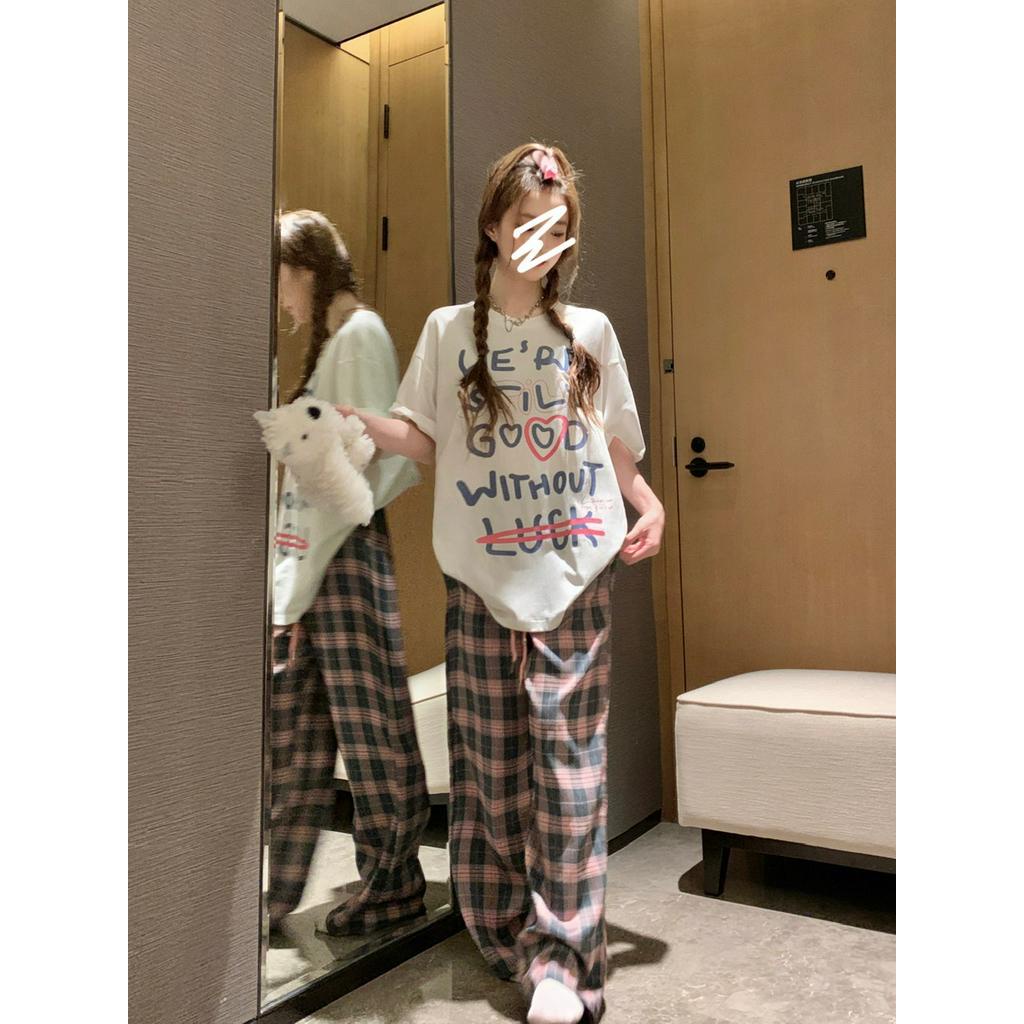 Bộ Áo Thun In Chữ Phối Quần Dài Ôm Dáng Thời Trang 63483