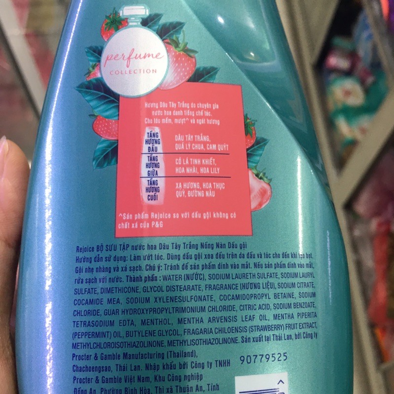 Dầu gội Rejoice hương Dâu tây trắng 632.3ml
