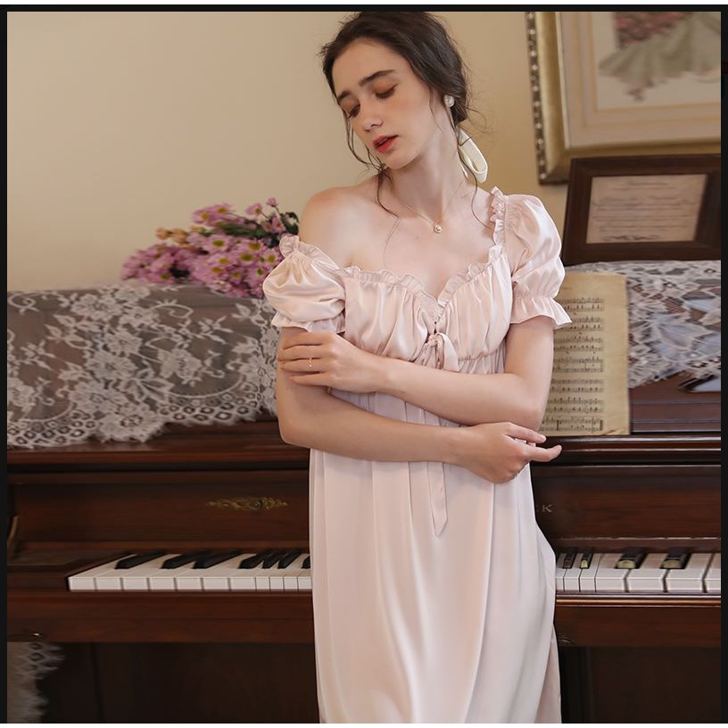 Đầm ngủ lụa thiết kế cao cấp tay ngắn viền bèo | BigBuy360 - bigbuy360.vn