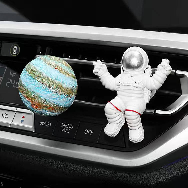 Car Aromatherapy Perfume Creative Air Conditioning Air Outlet Perfume Clip Outer Space Astronauts Cartoon Long-Lasting Light Perfume Deodorant Auto department store supplies