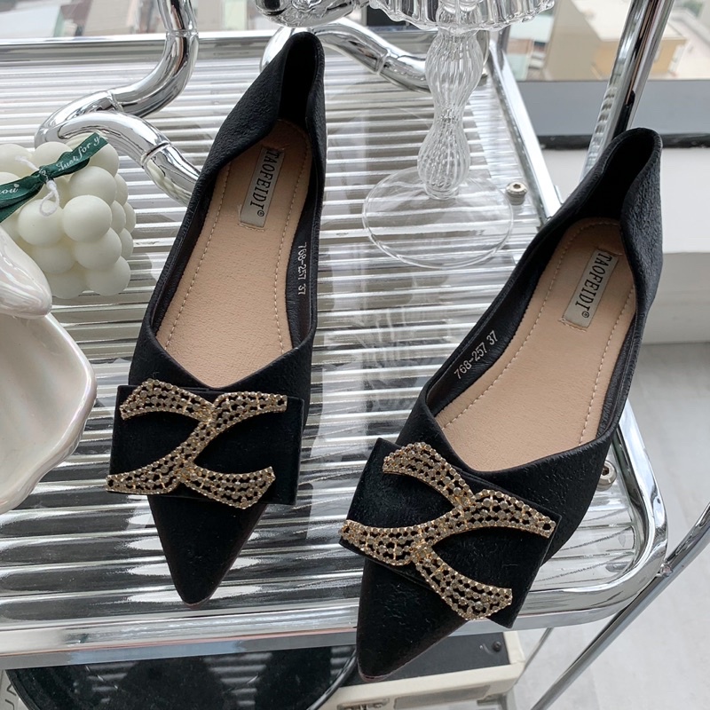 SORAMI.SHOES-Bệt khoét eo đá chữ HOT HIT xinh xắn thời trang nữ tính