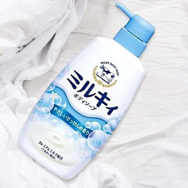 Sữa tắm milky body soap cow 550ml hương hoa cỏ và cam chanh