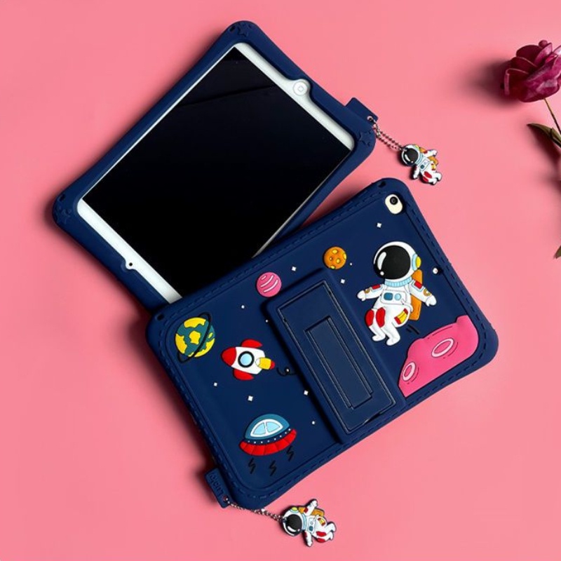 Ốp Máy Tính Bảng Họa Tiết Phi Hành Gia Cho iPad 2 / 3 / 4 / Mini / Air / Pro