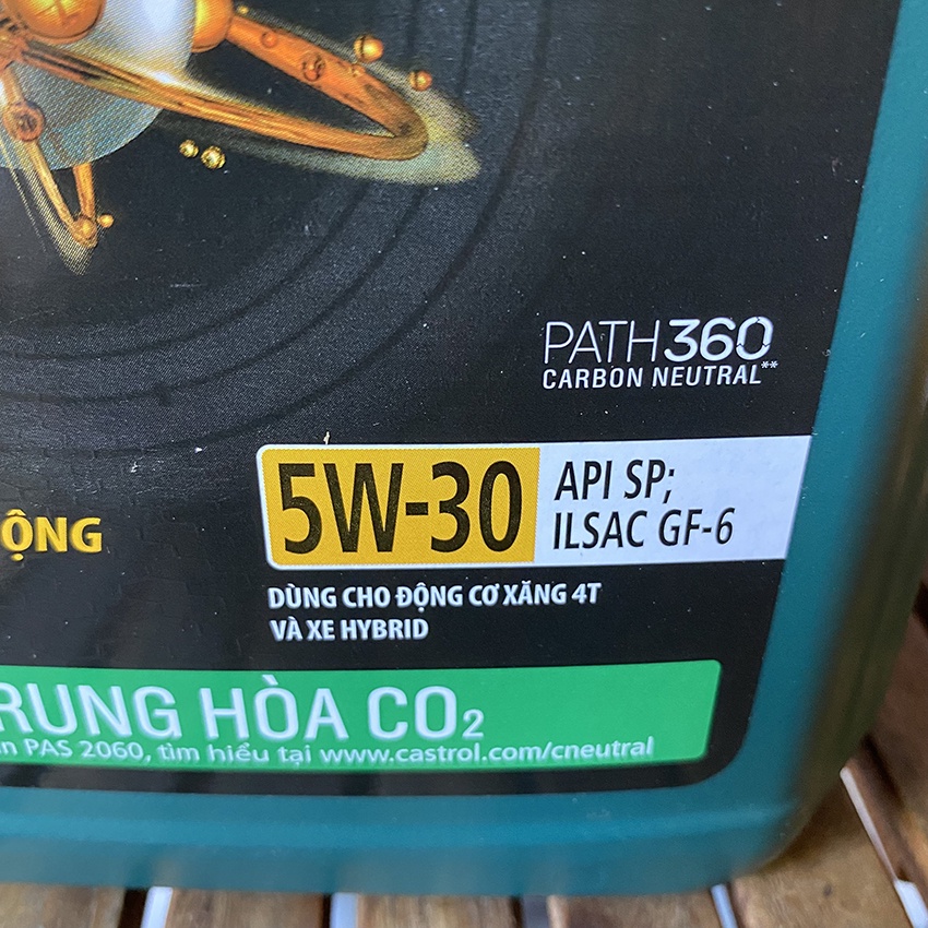 Nhớt ô tô: nhớt Castrol 5W30 chính hãng dùng cho động cơ máy xăng và xe hybrid MAGNATEC 4L API SP