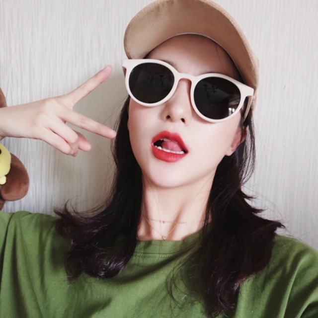 Kính mát ulzzang hottrend đeo đi biển ( Ảnh thật )