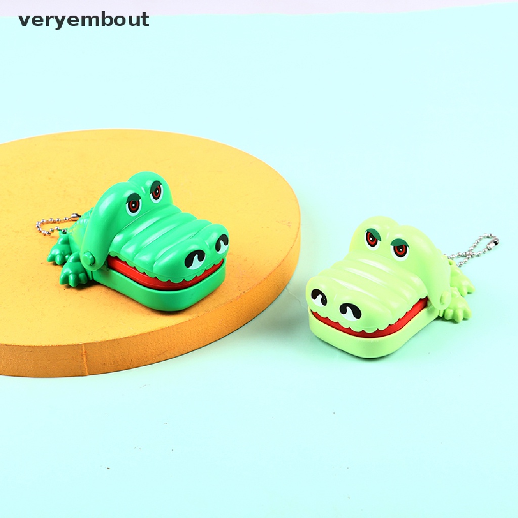 Ut Đồ Chơi Cá Sấu Cắn Tay Sáng Tạo Với Móc Khóa n