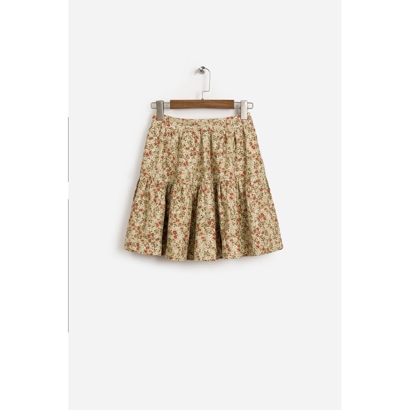 Chân váy ngắn nữ MADELEN dáng xòe màu hoa be xinh xắn