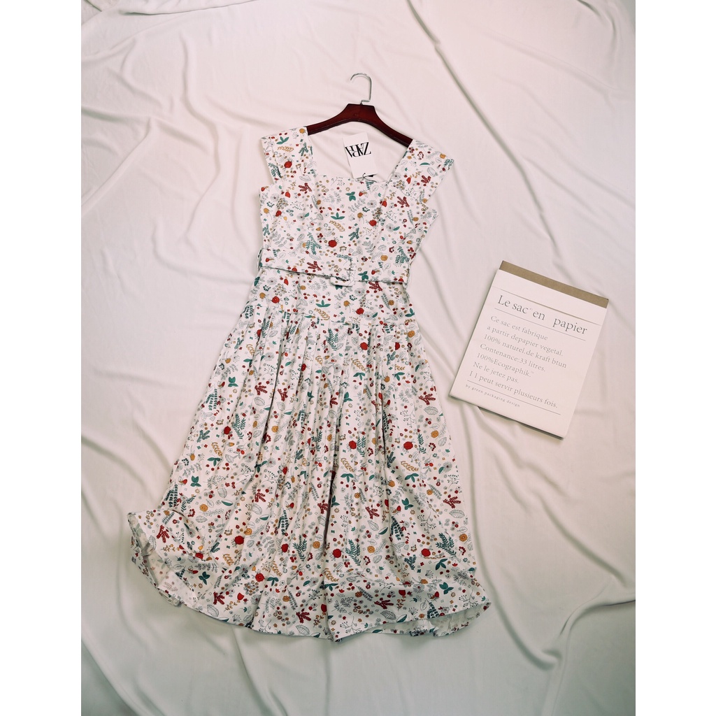 Chiếc đầm hoa nhí ZR kèm belt xinh xắn - Hàng y hình 100%