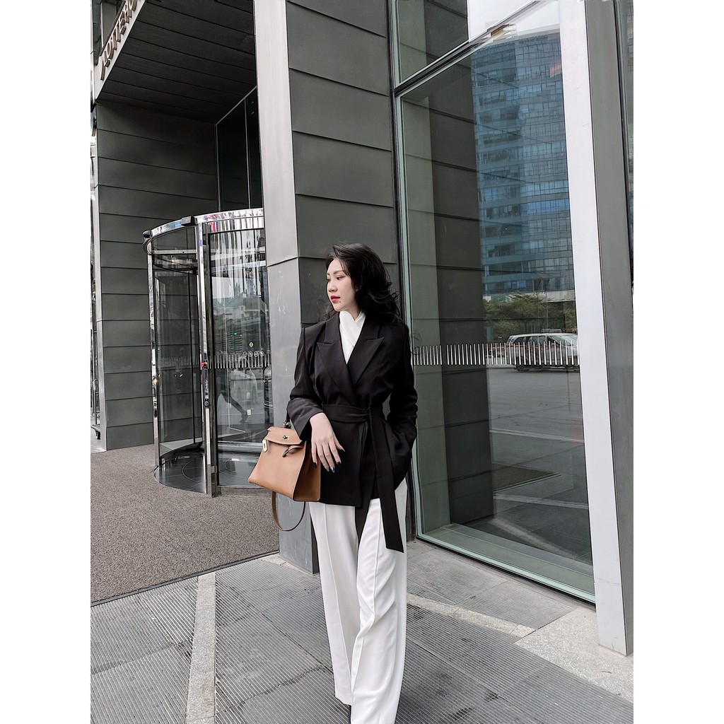 Áo vest nữ dáng suông màu đen kèm đai IFY Design FS95A
