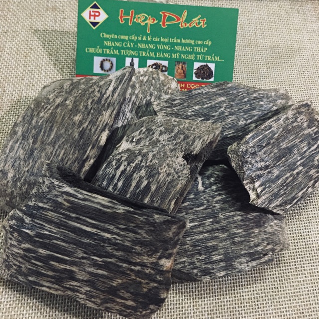 Trầm hương miếng xông nhà thơm 100gr