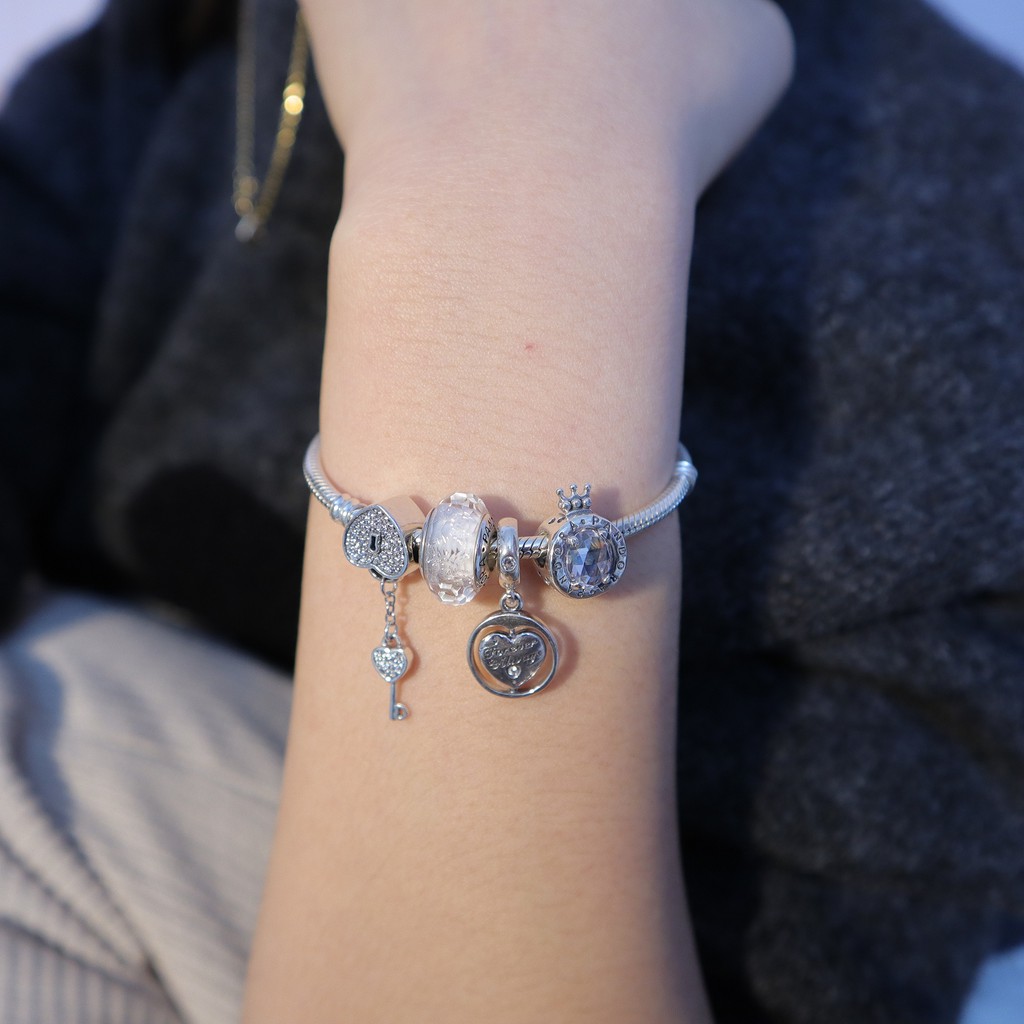 Vòng charm vương miện mệnh Kim- Mã sản phẩm VENUSBST1