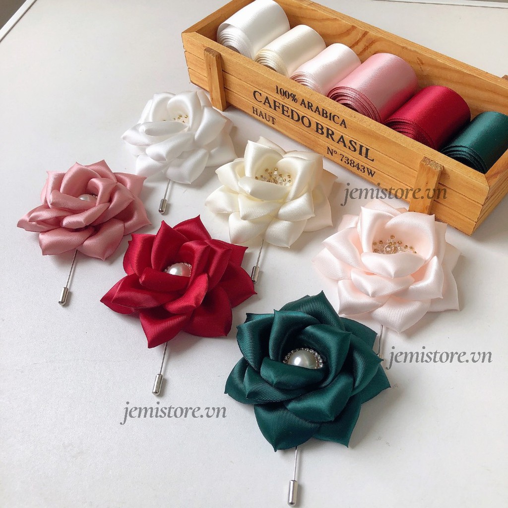 Hoa Cài Áo Handmade Cao Cấp Ruy Băng Lụa