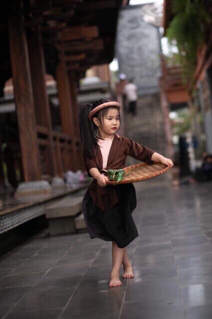 Áo tứ thân kèm sét yếm siêu xinh