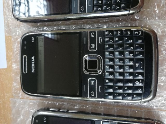 Điện thoại Nokia E72 màu đen xách tay Phần Lan nguyên bản