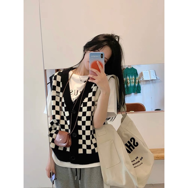 Áo khoác len không tay dáng rộng hoa văn kẻ ô dễ phối đồ thời trang hàn quốc