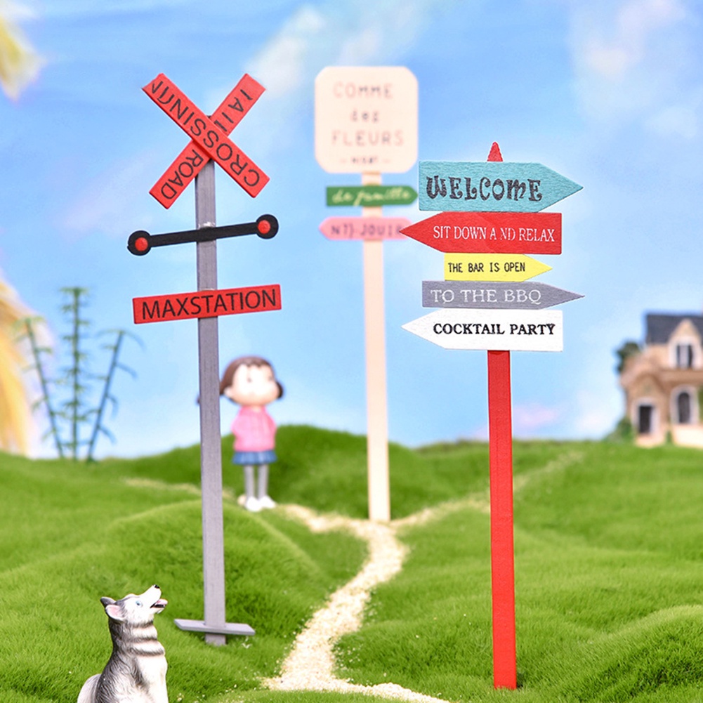 【SPP】12Pcs Mini Wood Signpost Micro Landscape Ornaments Garden Bonsai Dollhouse Decor