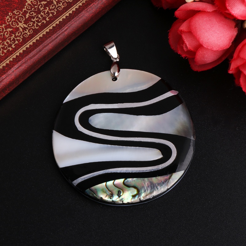 Vòng cổ Mặt Tròn Họa Tiết Vỏ Sò Tự Nhiên Nhiều Màu Sắc