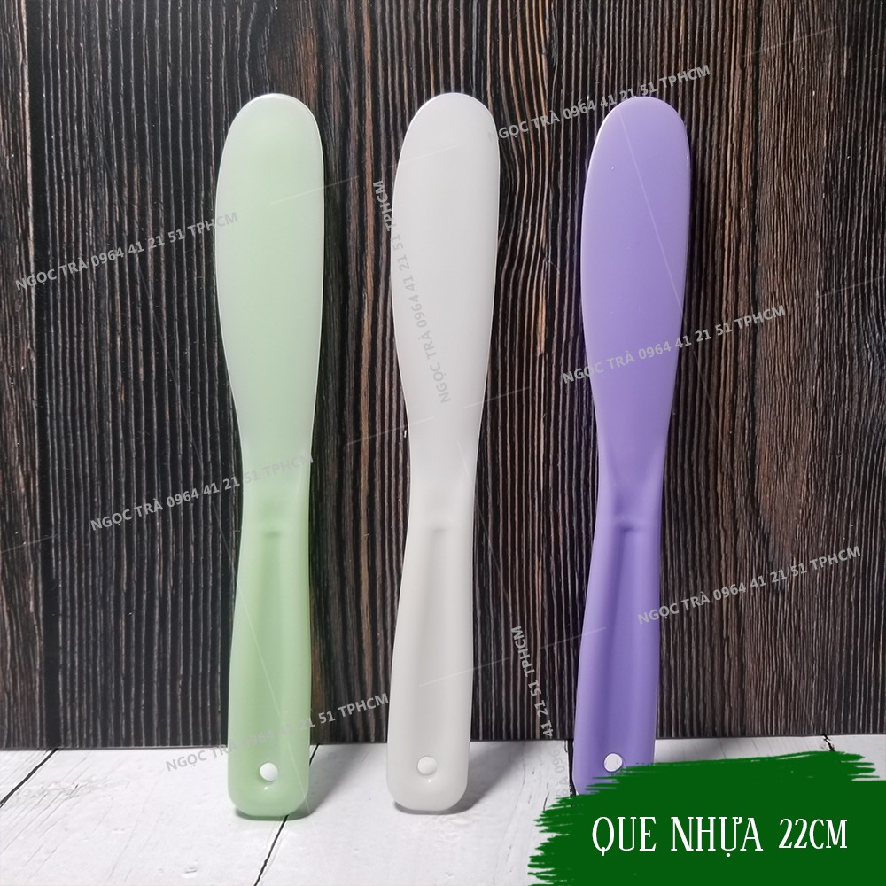 Que nhựa trộn bột nạ lớn 22cm