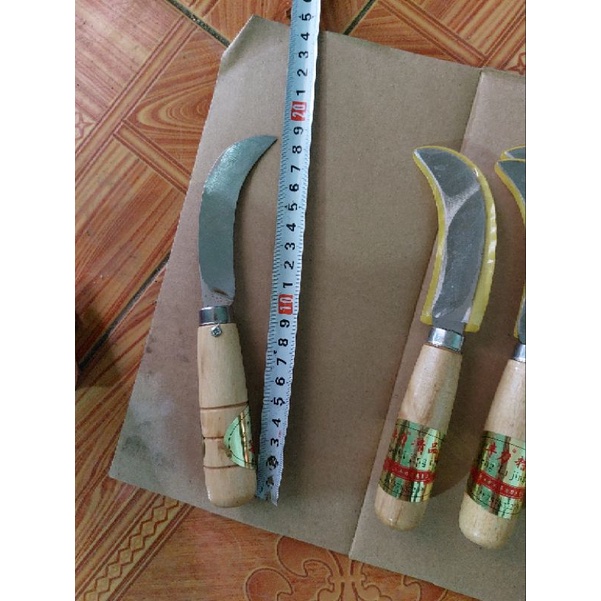 Liềm ra nải chuối sắc bén