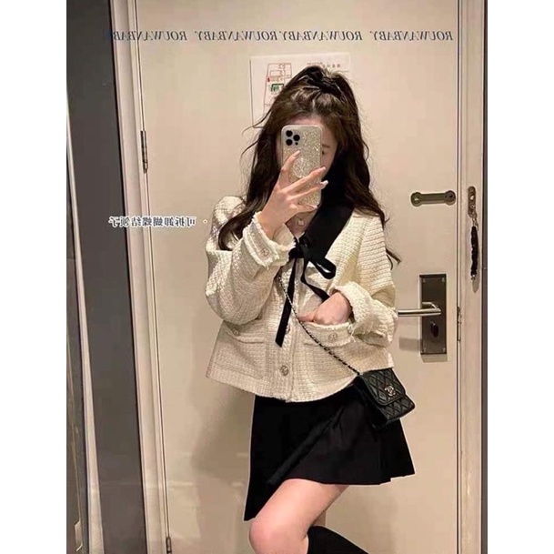 Áo dạ tweet cổ đen tháo rời cúc ngọc sang chảnh