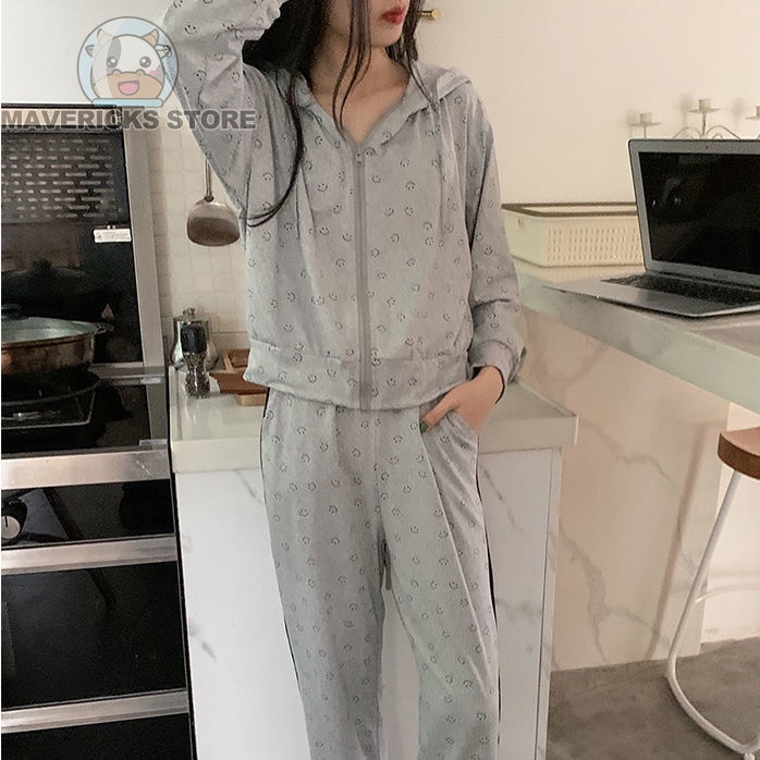 Bộ Đồ Ngủ Ba Món Tay Dài Dáng Rộng Màu Xám In Hình Mặt Cười Thời Trang Mùa Thu Dành Cho Nữ