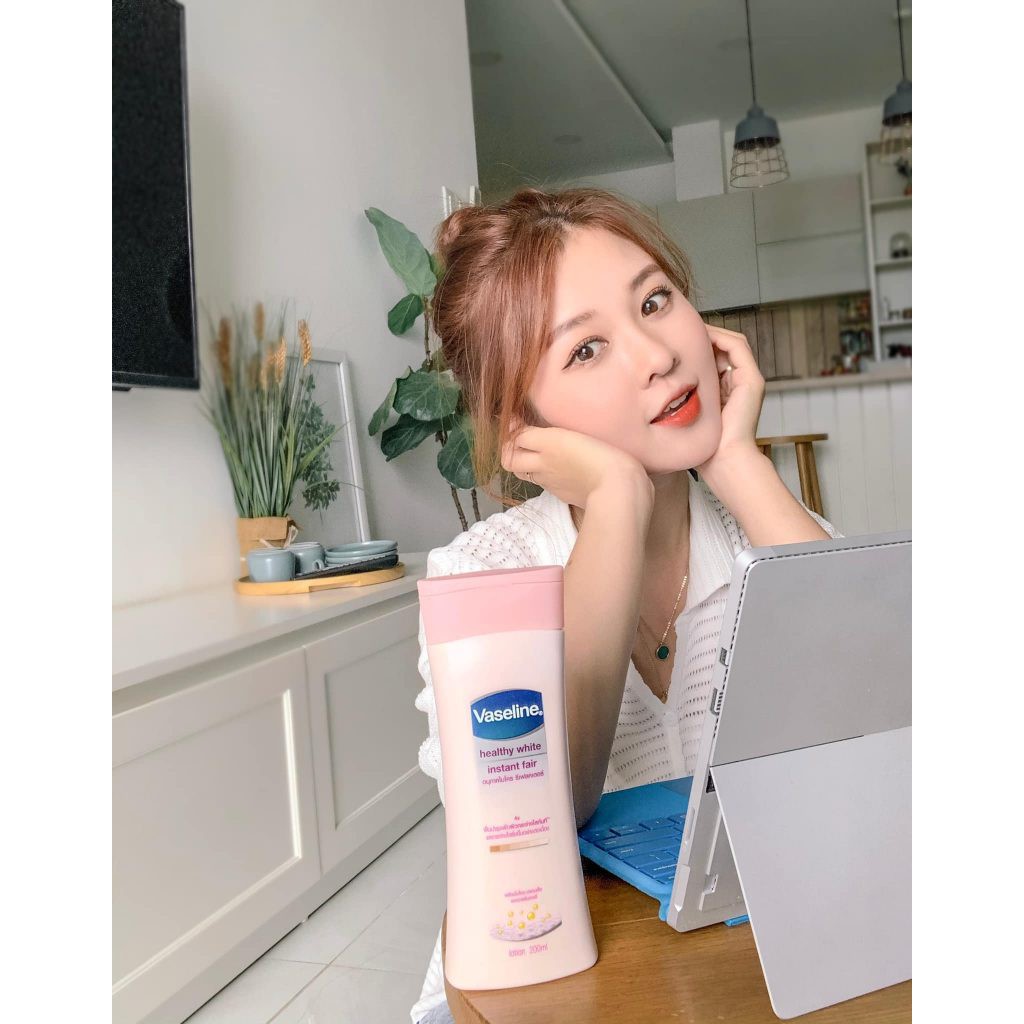 Sữa dưỡng thể làm trắng da Vaseline Healthy White Instant Fair 200ml | BigBuy360 - bigbuy360.vn