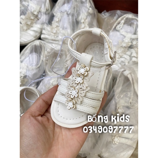 Sandal Bé Gái Hoa Nhũ Trắng Mantaray