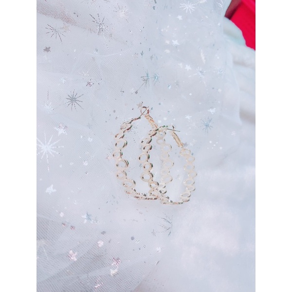 bông tai khoen tròn gồm nhiều vòng tròn gộp lại