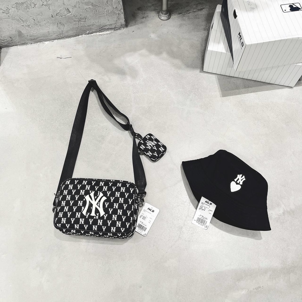 [CHÍNH HÃNG] Túi vuông MLB Monogram New York Yankees màu Đen