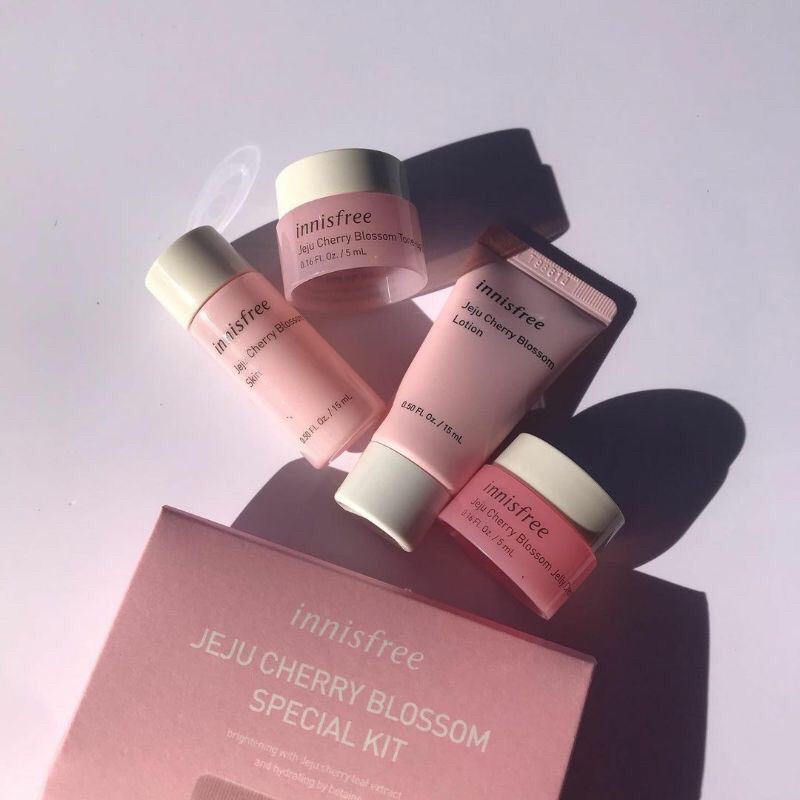 Set dưỡng trắng hoa anh đào Innisfree Mini
