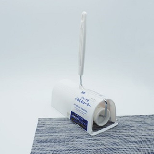 Cây Lăn Bụi Đa năng cán dài Không Lõi 160mm Có thể đứng được Daiso Japan