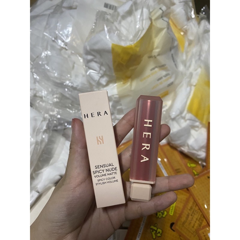 son hera trả khách