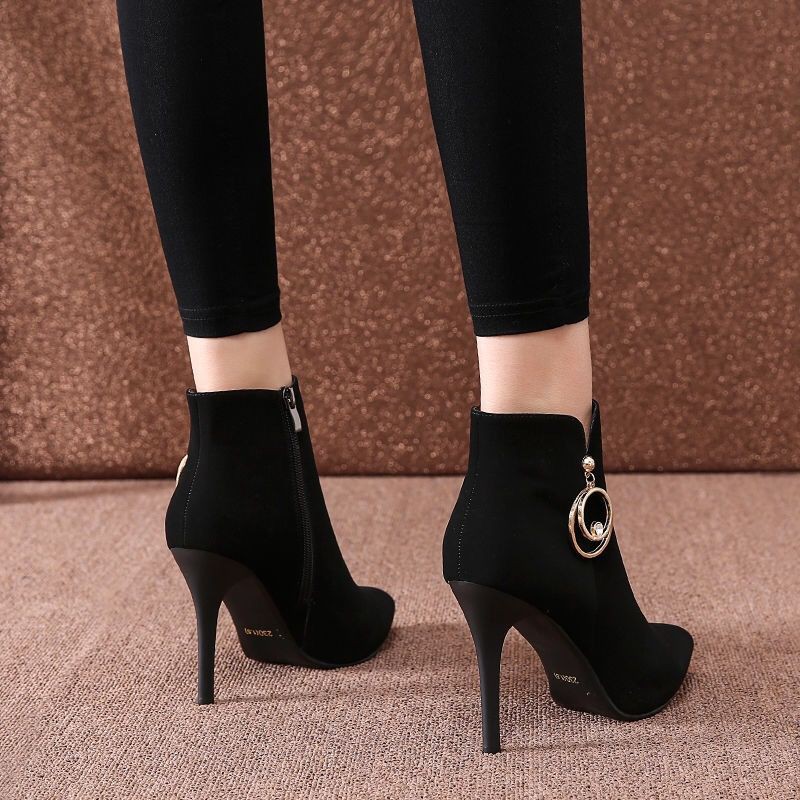 Giày bốt cao gót mũi nhọn phong cách thời trang Hàn Quốc sành điệu cho nữ 2020